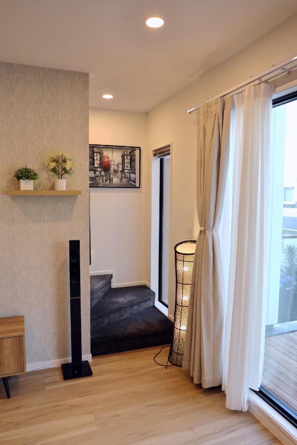 Luxury Brand New Designer Living Apartment โอ๊คแลนด์ ภายนอก รูปภาพ